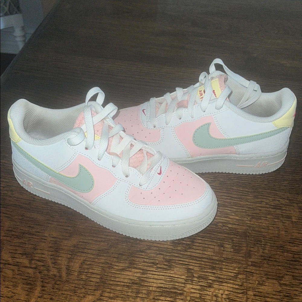Nike Air Force 1 Pastel Sneakers